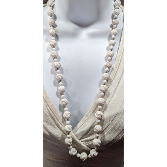 Vintage White Plastic Knot Beaded Necklace With Gold Tone Accents - Picture 3 of 5